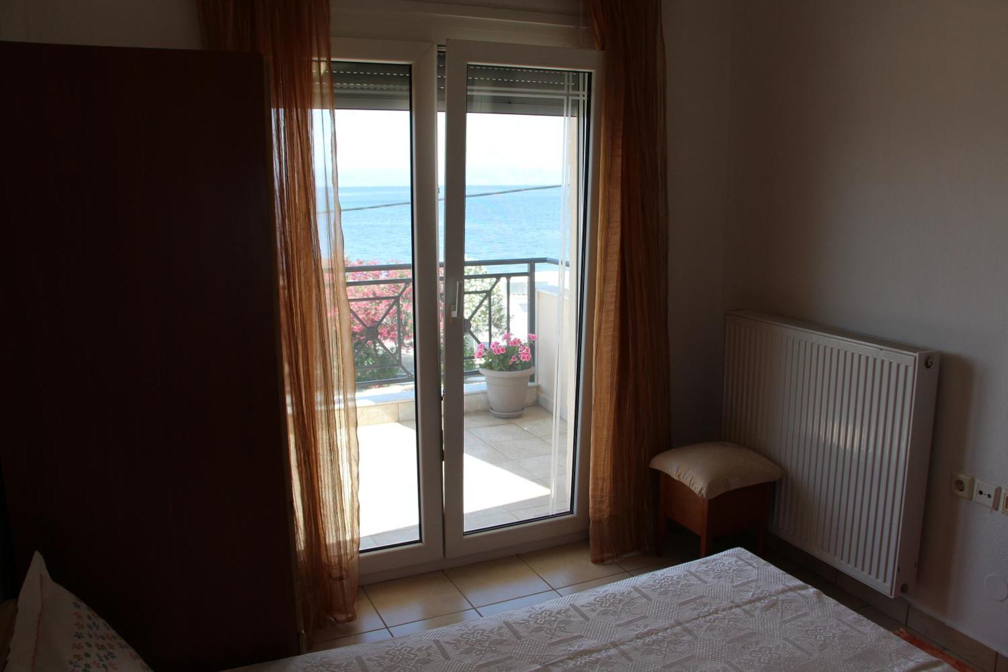 Matina'S Apartments Принос Номер фото