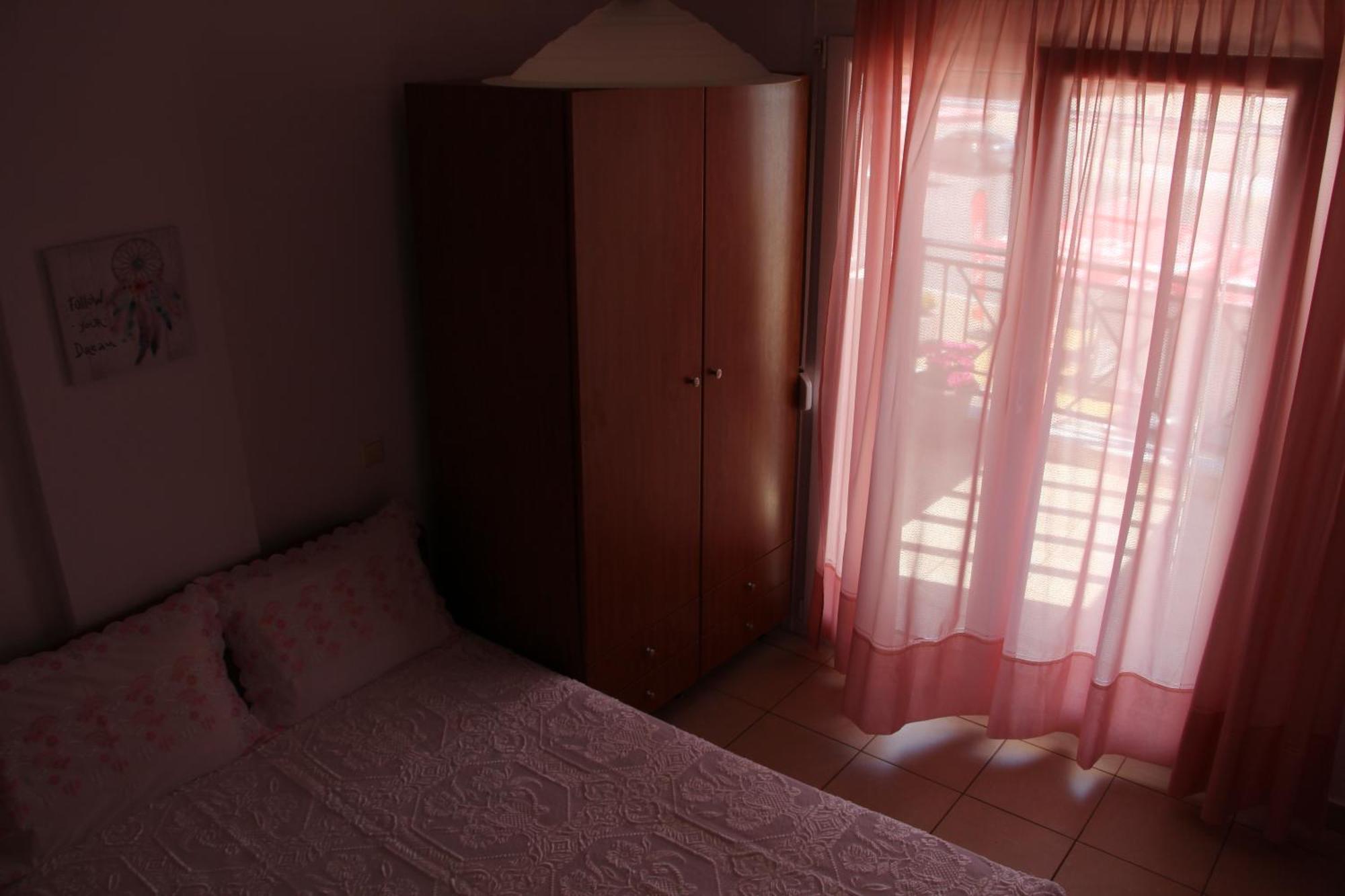 Matina'S Apartments Принос Номер фото