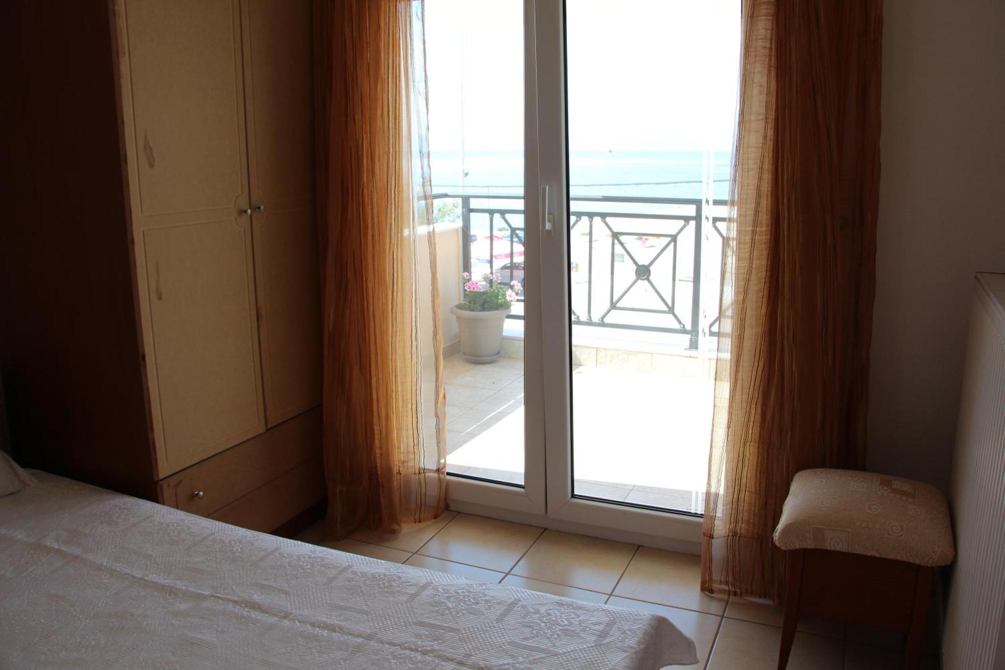 Matina'S Apartments Принос Номер фото